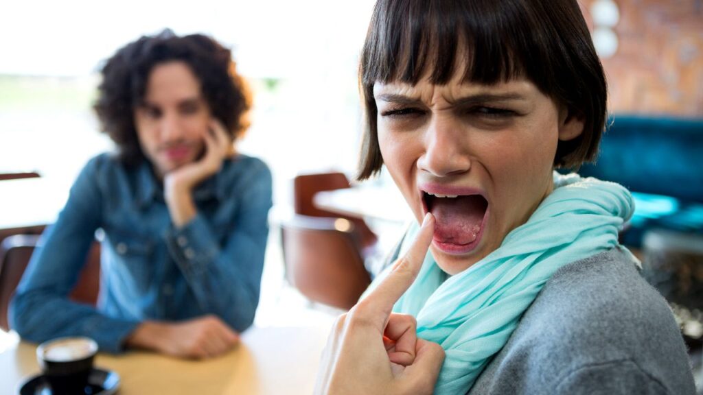 Scalloped Tongue: Everything You Need to Know | Icard and Strein